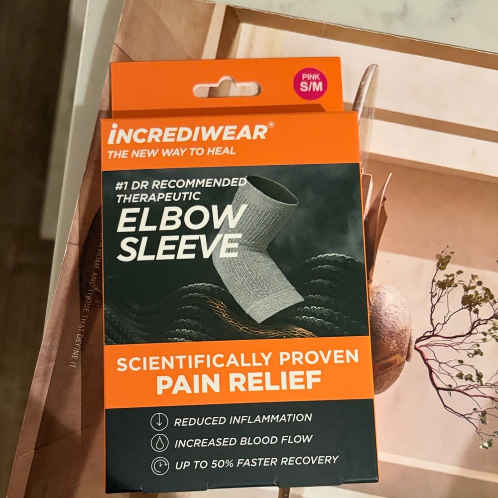 Incrediwear Elbow Sleeve in pink